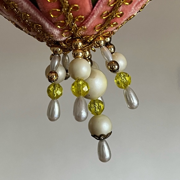 Vintage handmade Christmas ornament - Picture 3 of 5